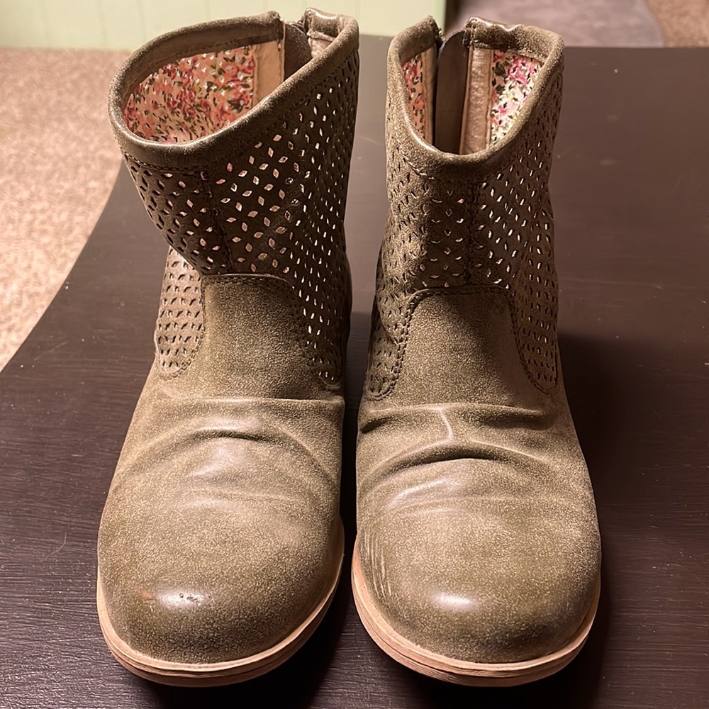 Roxy booties
